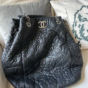 Chanel Silver and Black Textured Shoulder Bag